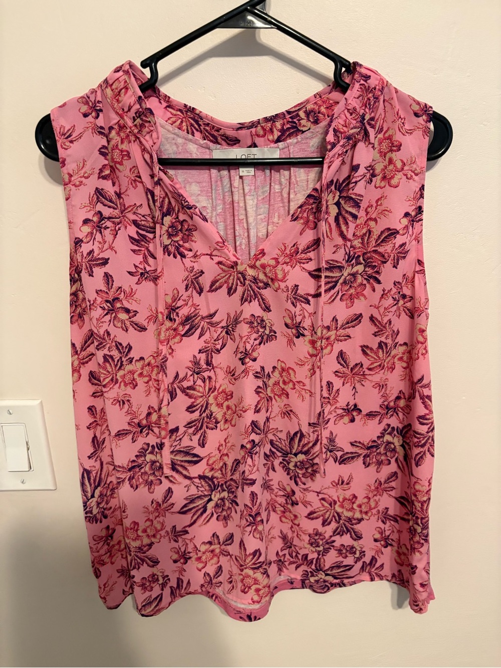 LOFT Pink Floral V-Neck Sleeveless Tie Blouse